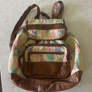 T-Shirt & Jeans Feather Backpack